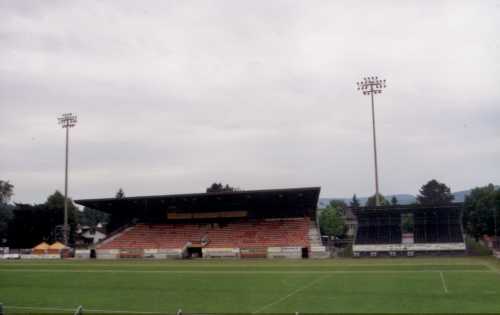 Stadion Brgglifeld - Tribne und Zusatztribne