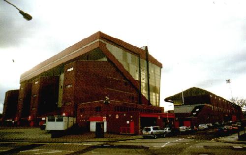 Pittodrie Stadium - Auenansicht Richard Donald Stand und South Stand