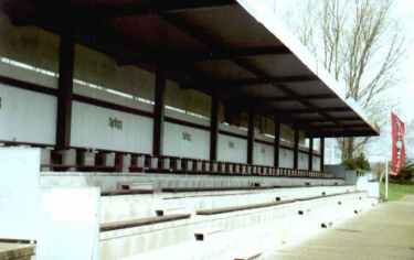 Trib&uuml;ne von nahem