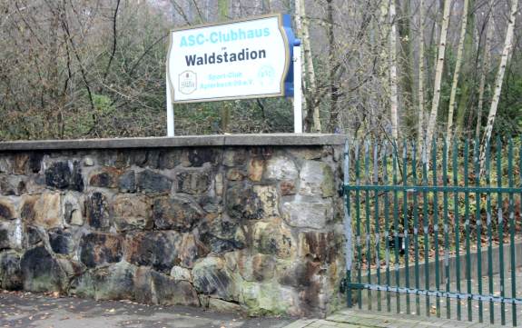 Waldstadion - folgt