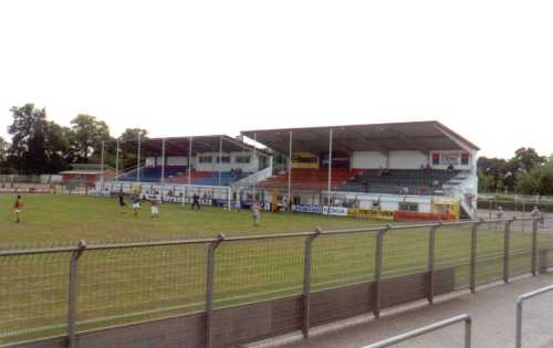 Stadion am Schönbusch - Hintertortribüne