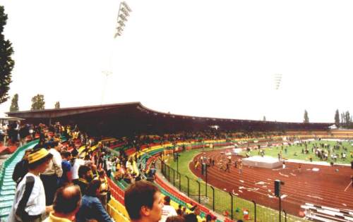 Friedrich-Ludwig-Jahn-Stadion - Gegentribüne