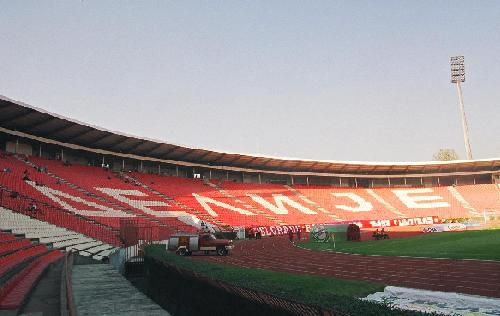 Crvena Zvezda - Delije-Tribne Hinter dem Tor