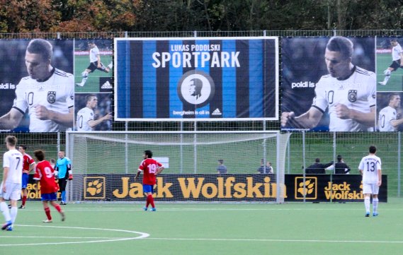 Lukas-Podolski-Sportpark Kunstrasen