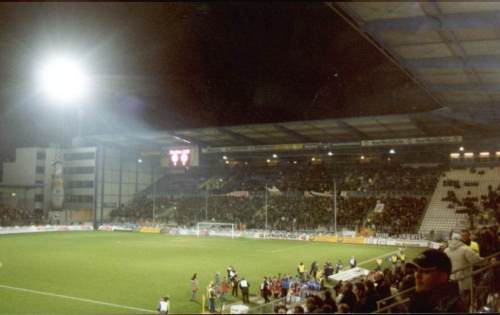 Alm - Hintertorbereich mit Arminia-Fans