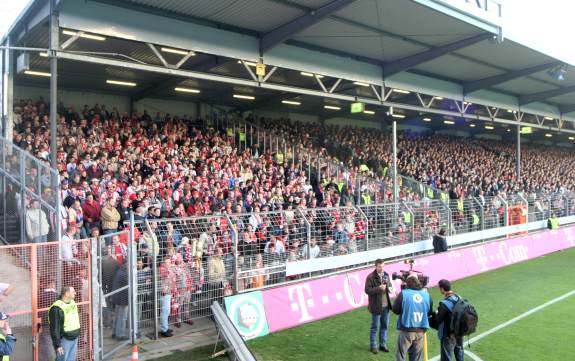 Schüco-Arena (Stadion Alm)