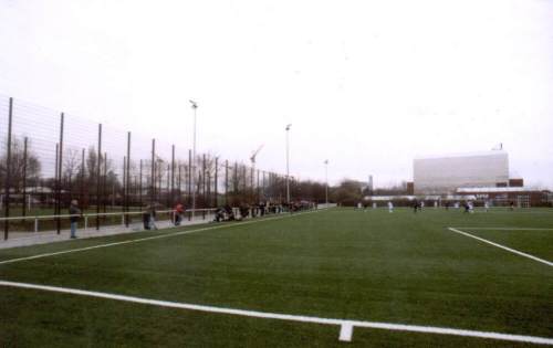 Neuer Kunstrasenplatz am Ruhrstadion