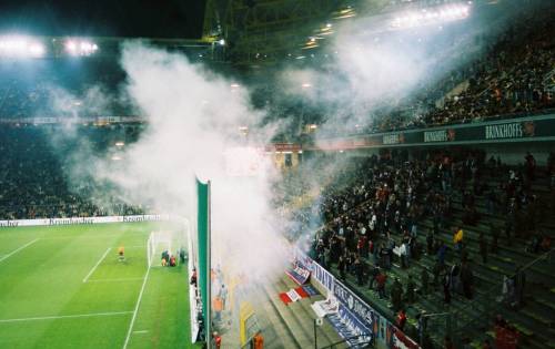 Westfalenstadion - Rauch aus dem Austria-Block