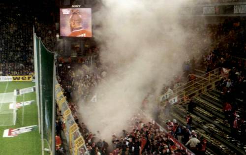 Westfalenstadion - Guck mal, wer da raucht!