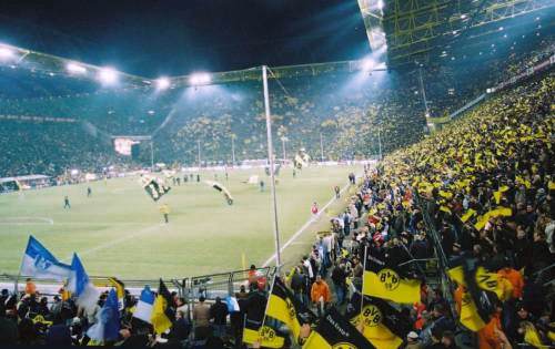 Westfalenstadion - Blick von der Nordtribne ins Rund...