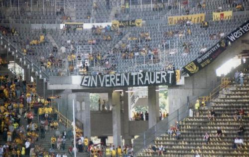 Westfalenstadion - 'Ein Verein trauert'