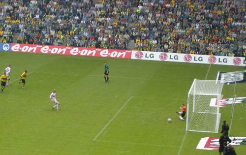 Westfalenstadion - ...und da ist's wieder offen...