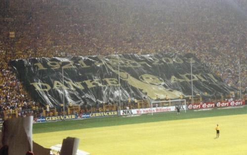 Westfalenstadion - Choreo für Adi Preißler Südtribüne