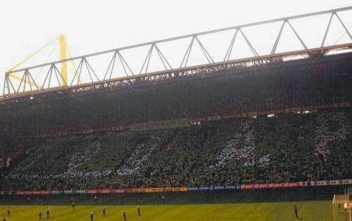 Westfalenstadion - Choreo für Adi Preißler Westtribüne