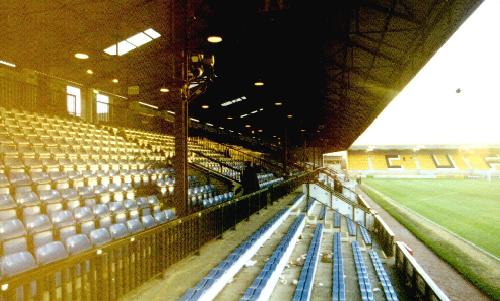 Abbey Stadium - Blick ber den Main Stand