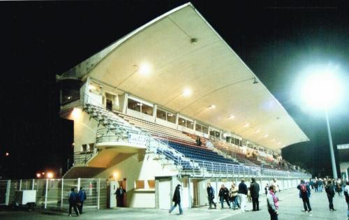 Stade Gaston Petit - Haupttribüne