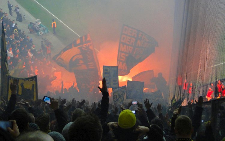 Rudolf-Harbig-Stadion