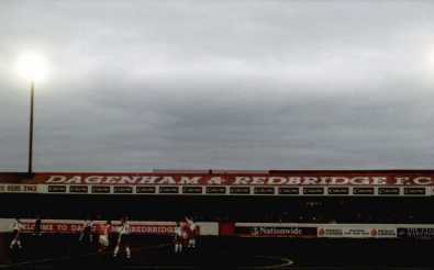 Stadion - Stehtrib&uuml;ne mit Namenszug