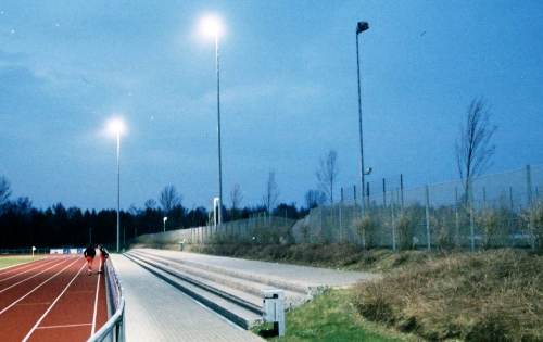 Sportplatz Jülicher Str. - Stufen Gegenseite