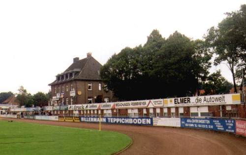 Salvus-Salvus-Stadion- Gegengerade