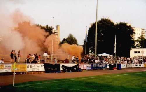 Heinrich-Graf-Sportanlage - Rauch berm Dorf