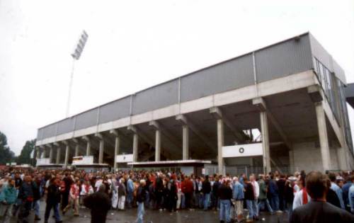 Georg-Melches-Stadion - Außenansicht (Archivbild)