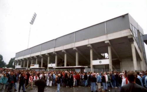 Georg Melches Stadion - Außenansicht