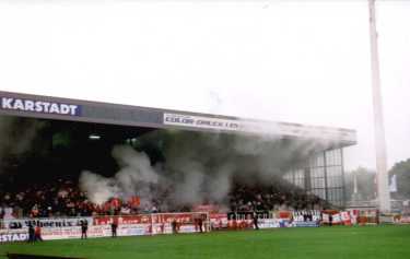 Georg Melches Stadion - F95-Fans mit gewissem...