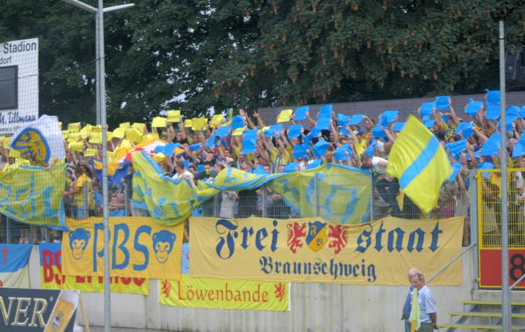 Paul-Janes-Stadion - Intro im Aufbau, Detailbild