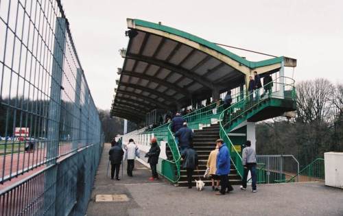 Stade du Schlossberg - Tribüne seitlich