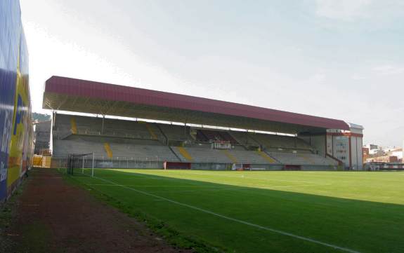 Güngören Mimar Yahya Bas - Haupttribüne