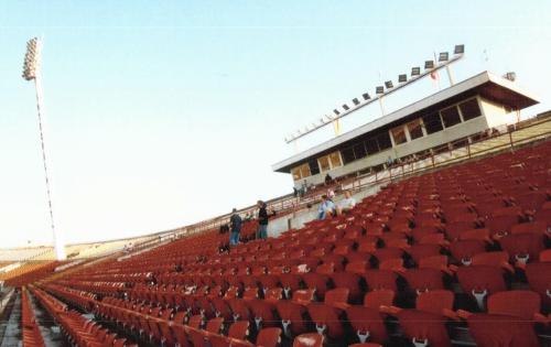 Györi Stadion - Blick über die Haupttribüne