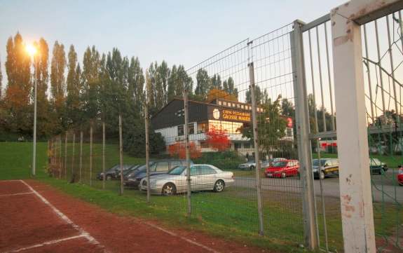 Sportplatz Käfig