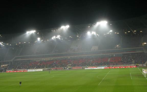 AWD-Arena (Niedersachsen-Stadion) - Haupttribüne