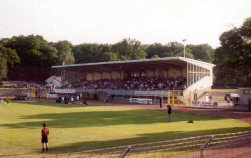 Stadion - Tribüne Vorderansicht