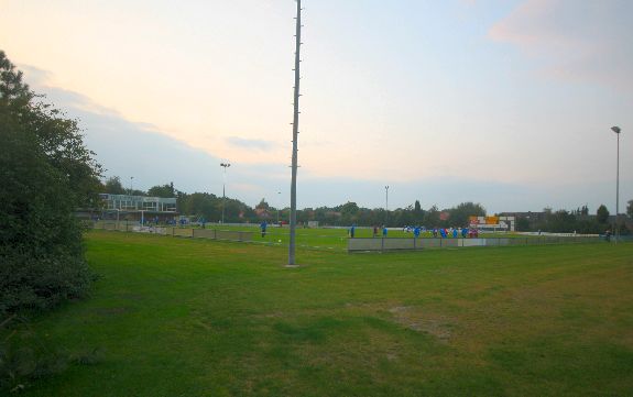 Sportplatz am Kanal