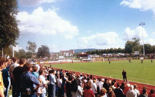 Stadion an der Jesinger Allee - Blick von der Gegenseite