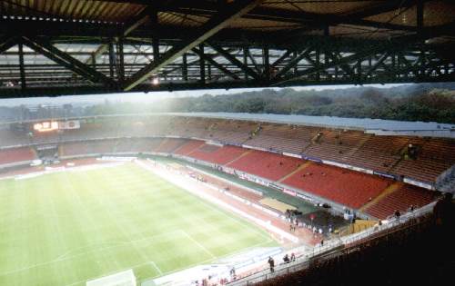 RheinEnergieStadion - Alt (Blick von der neuen Hintertortribüne auf die Reste vom Müngersdorfer Stadion)