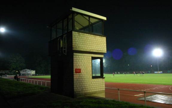 Sportplatz TUS Köln rrh im Sportpark Höhenberg - Sprecherturm