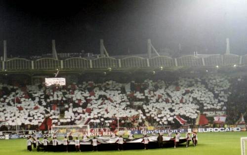 BayArena - ganz in weiß und ohne Blumenstrauß