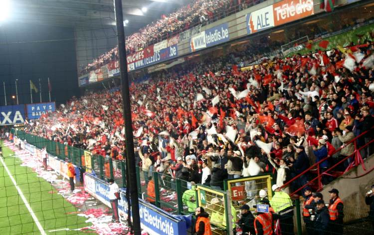 Stade Maurice Dufrasne  - Heimfans