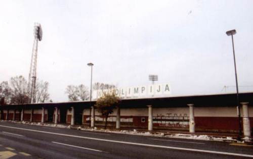 Centralni Stadion - Außenansicht