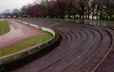 Ludwig-Jahn-Stadion - Gegenseite