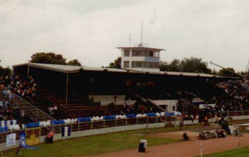 Ernst-Grube-Stadion - Haupttribüne