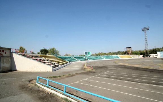 Stadion Ahmatbek Suyumbayev