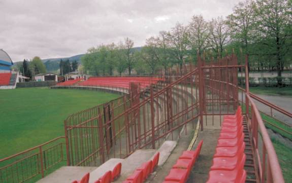 Futbalový štadión - Blick über den Gästeblock