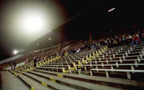Stadion Bosuil - Gegentrib&uuml;nr