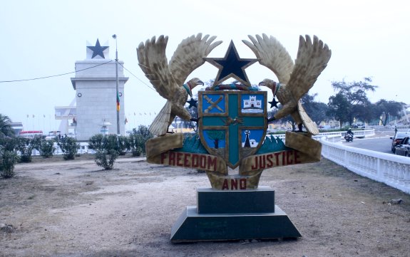 Landeswappen am Unabhängigkeitsplatz