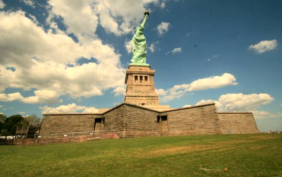 Freiheitsstatue und Sockel