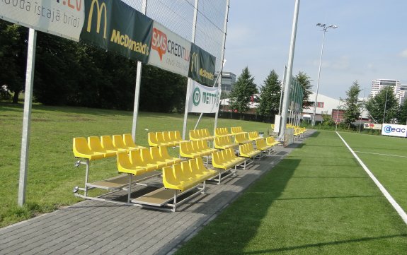 Hanzas vidusskolas stadionā